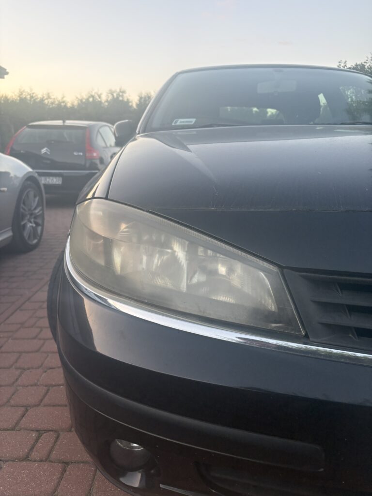 Renault Laguna II – polerowanie lamp Lublin — Przed